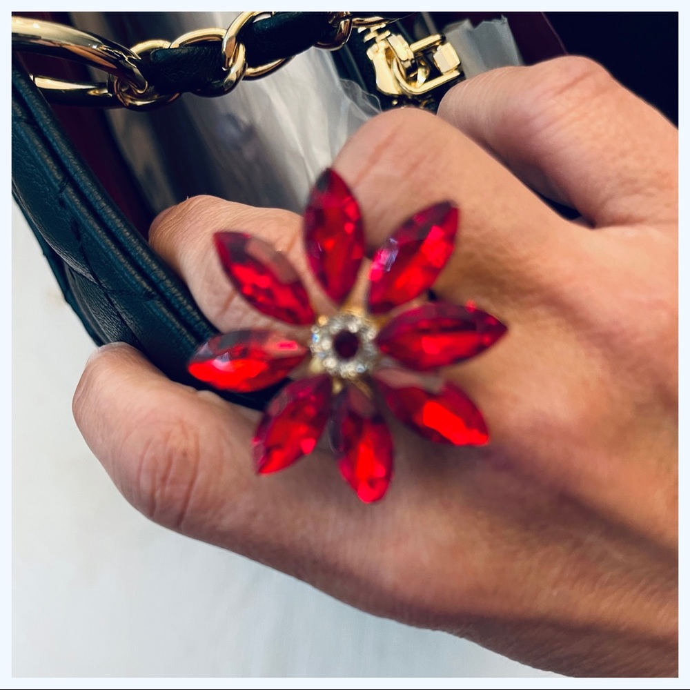 Fun chic fabulous fashion stone ring - Picture 3 of 7